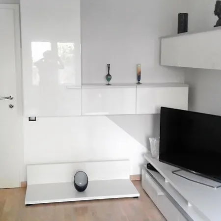 Apartment 5595a